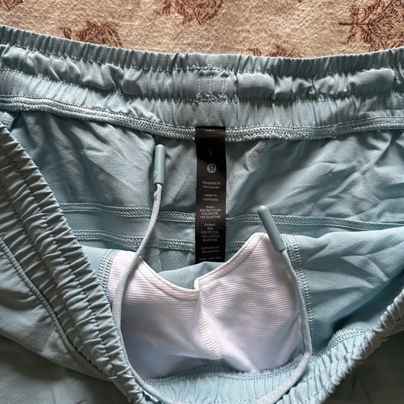 Men's Lululemon 7” Linerless Blue Shorts - Picture 2 of 3